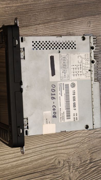 Продавам RNS510 оригинална навигация за VW в перфектно състояние