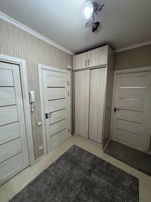 Arenda Kvartira bollaga qizlaga yakkasaroy