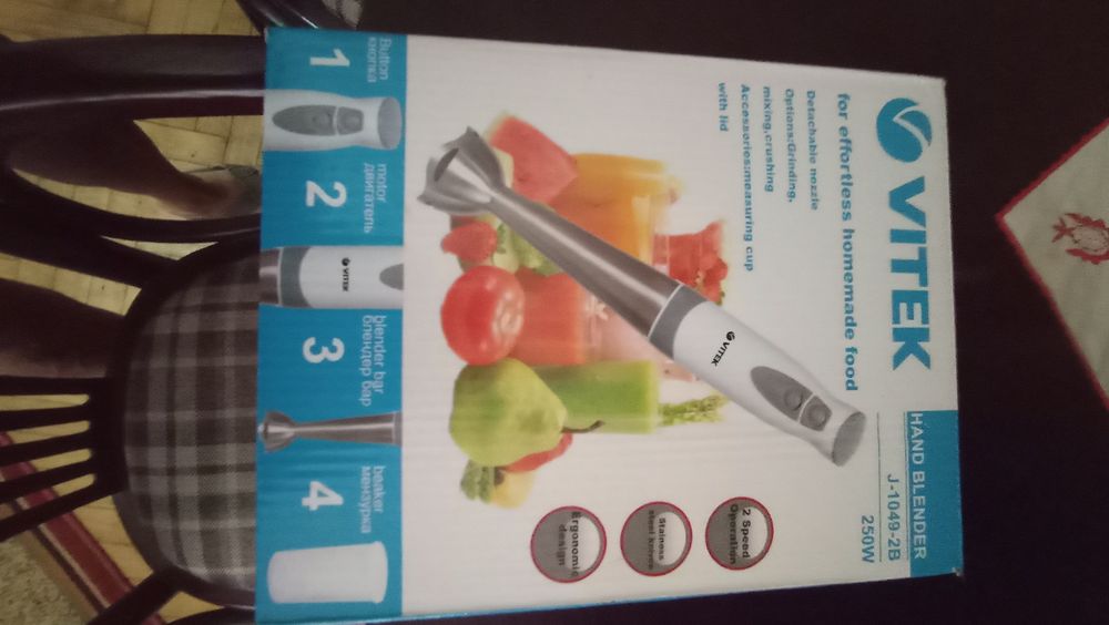 Продаю новый блендер ,,VITEK,,