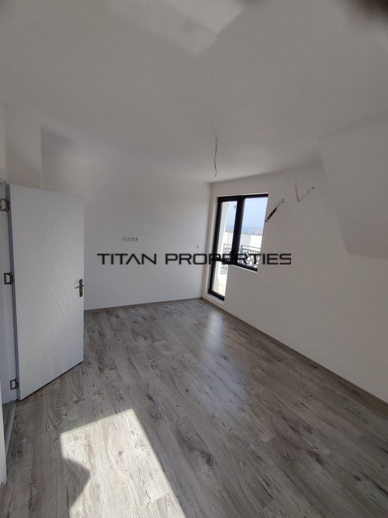 Продава се Тристаен апартамент в Бургас, Долно Езерово - 143 кв.м за 1504 €/кв.м - Снимка #1