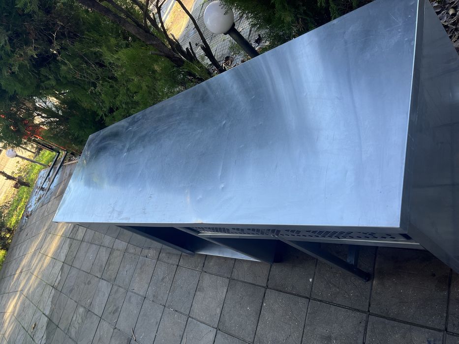 Работна маса неръждавейка