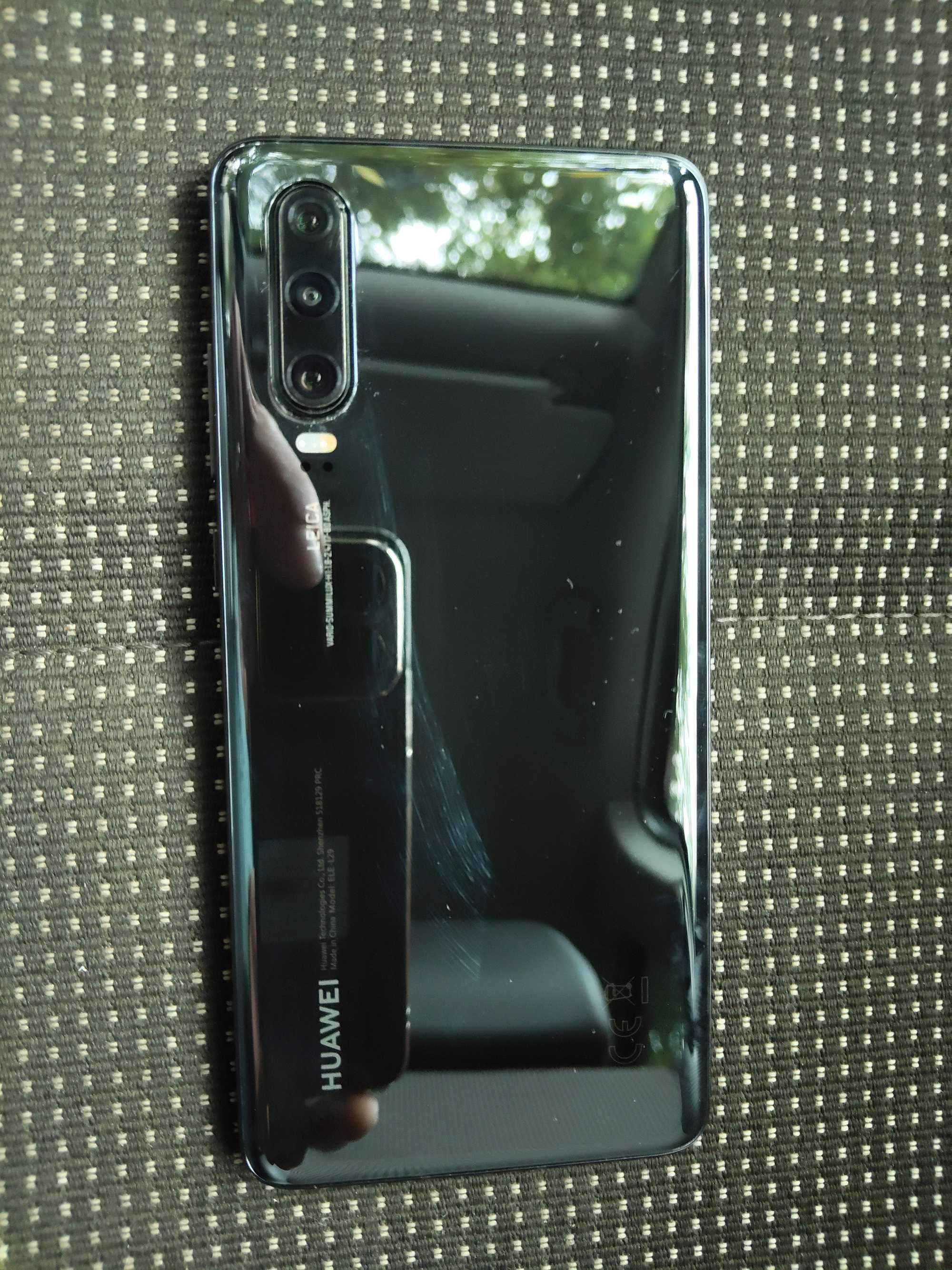 Telefon Huawei P 30.