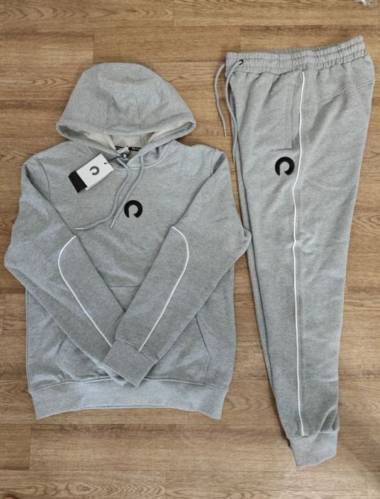 Спортивный костюм новые