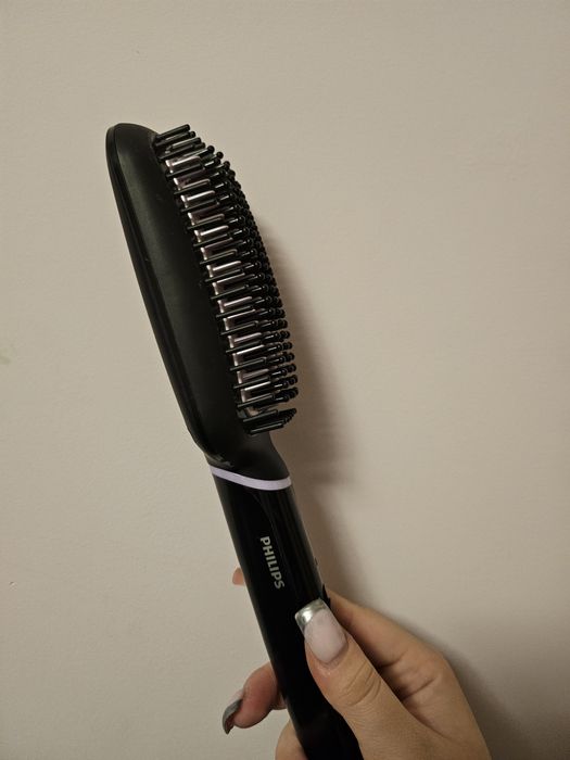 Преса и четка за изправяне (топлинна обработка)