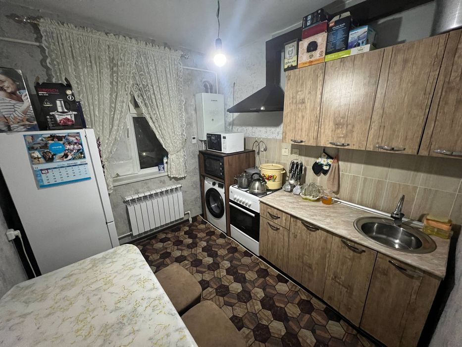 Горий институт оркасидан 2 хоналиг уй сотилади