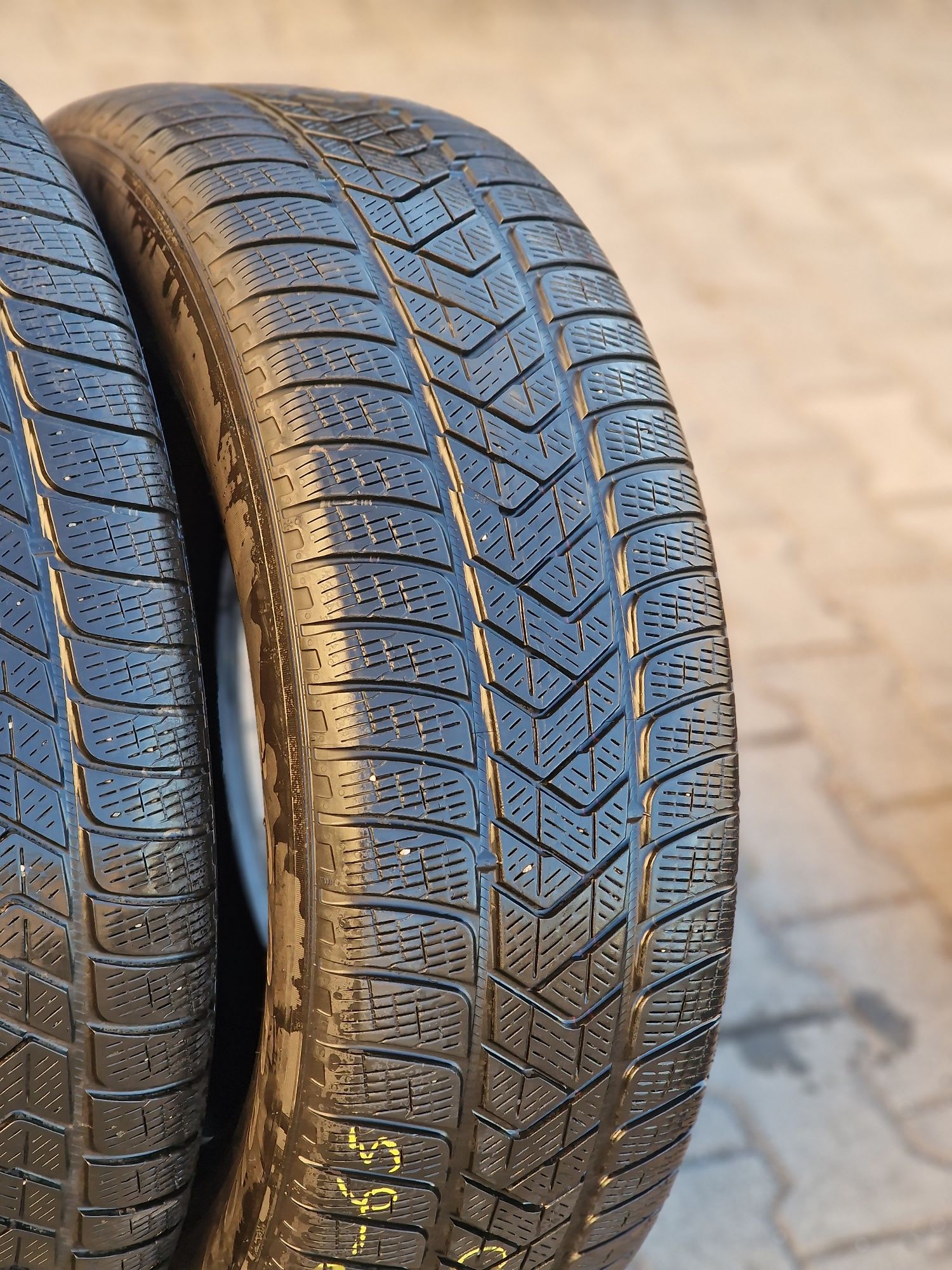 235 65 18 Pirelli