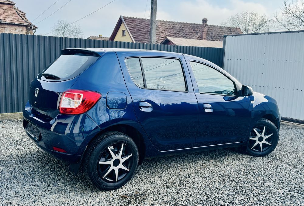 Dacia Sandero cu 70000 mii km reali.An 2015 0,9 benzina cu turbo 90ps.