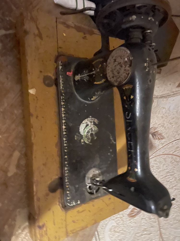 Продам швейную машинку зингер