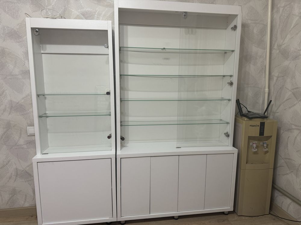 шкафы для офиса или магазина