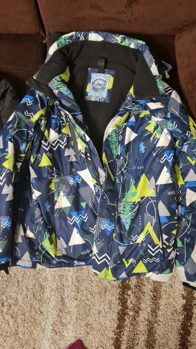 Продам детский костюм (куртка и штаны )