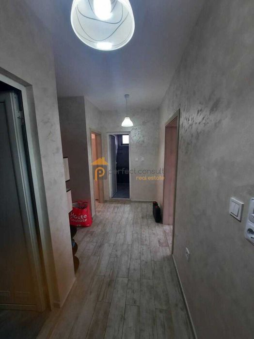 Тристаен Апартамент в Остромила