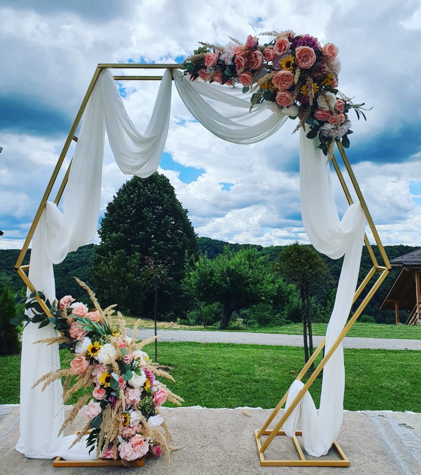 Organizare decorații evenimente, arcada florală, bar limonada