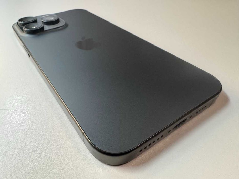  Apple / iPhone 15 Pro Max / 256 Gb / Black / 90% Acumulator