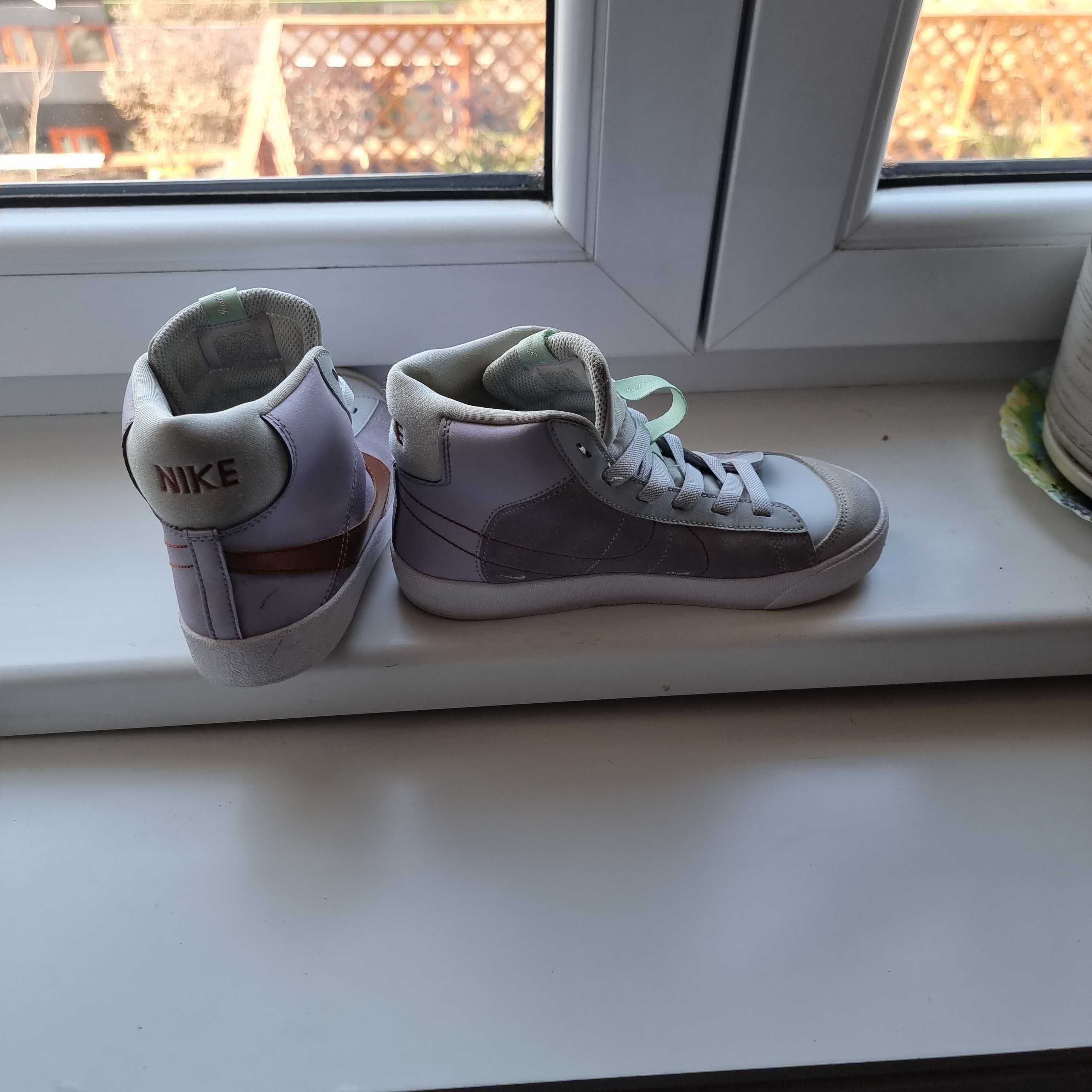 Sneaker Nike blazer,fete,nr 34