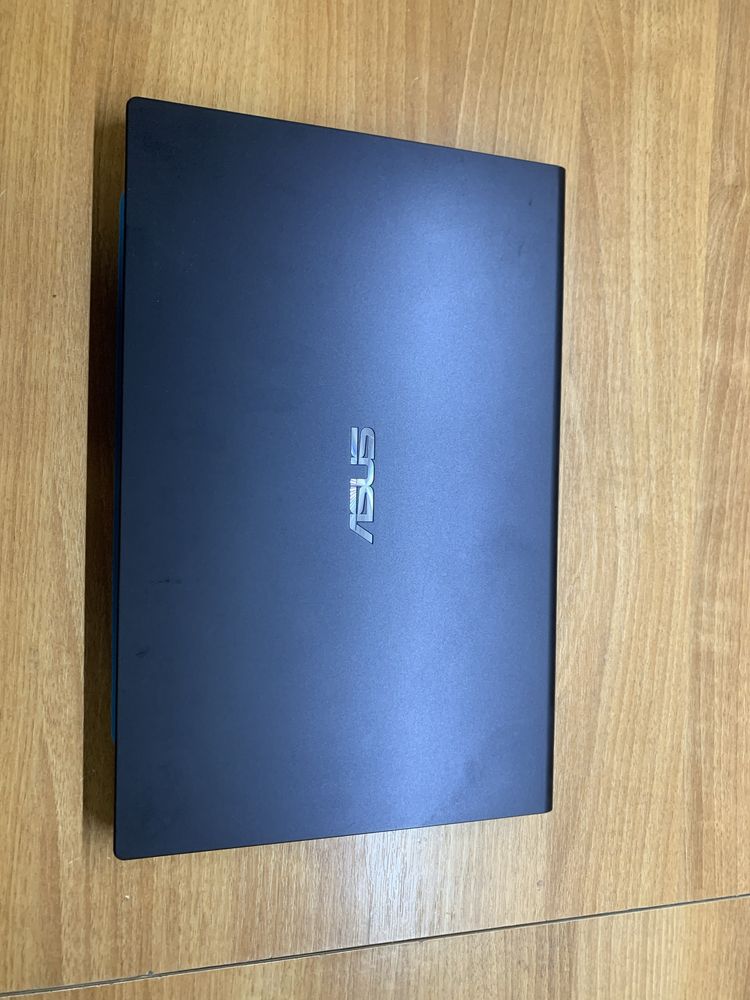 Laprop Asus Expertbook  i5-10th gen ,8gb ddr4,intel uhd ssd 256 nvme