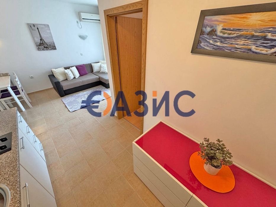 Продава се Двустаен апартамент в к.к. Слънчев бряг - 50 кв.м за 1490 €/кв.м - Снимка #8