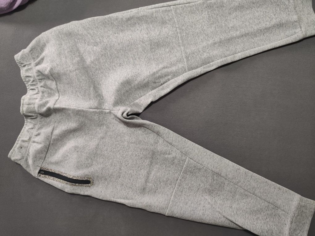 Долнища Nike Tech Fleece и Nike Tech Pack