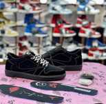 Adidasi Travis Scott Black Phantom Low