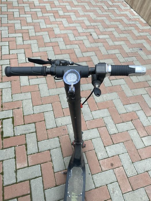 De vanzare trotineta electrica FREEWHEEL
