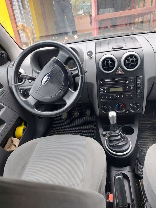 Vând Ford fusion  2003