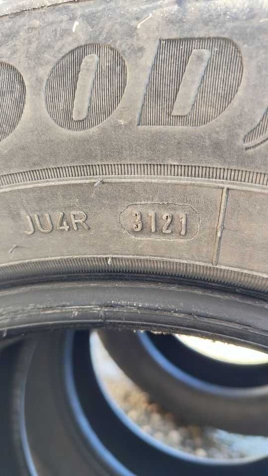 Гуми Goodyear Ultra Grip зимни 195/65/15 дот 31/21 на 1000км.