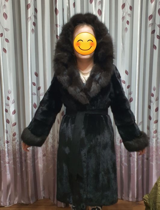 Шуба норковая с капюшоном из соболя