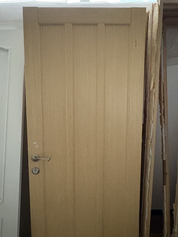 Продается дверей