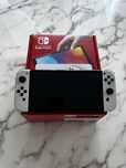 Почти нова Nintendo switch oled+ бял кожен калъф+Mario game card