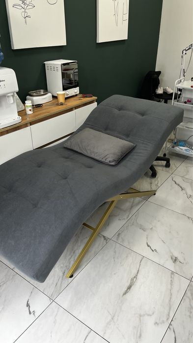 Продам анатомическую кушетку серого цвета