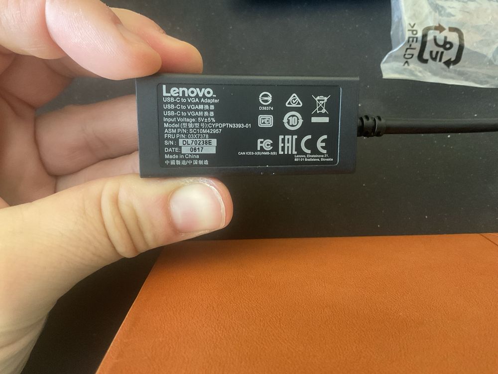 Адаптер USB-C към VGA оригинален Lenovo работи с всички производители
