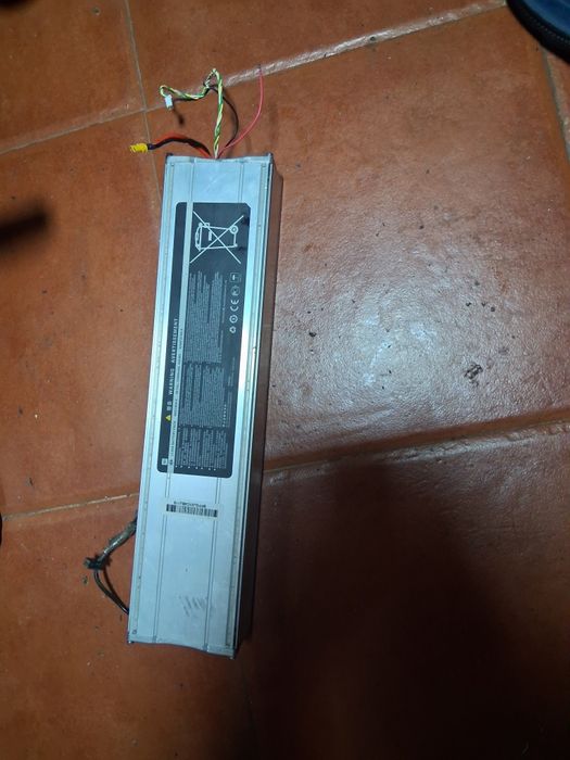 Продавам батерия за Електрическа тротинетка 12А