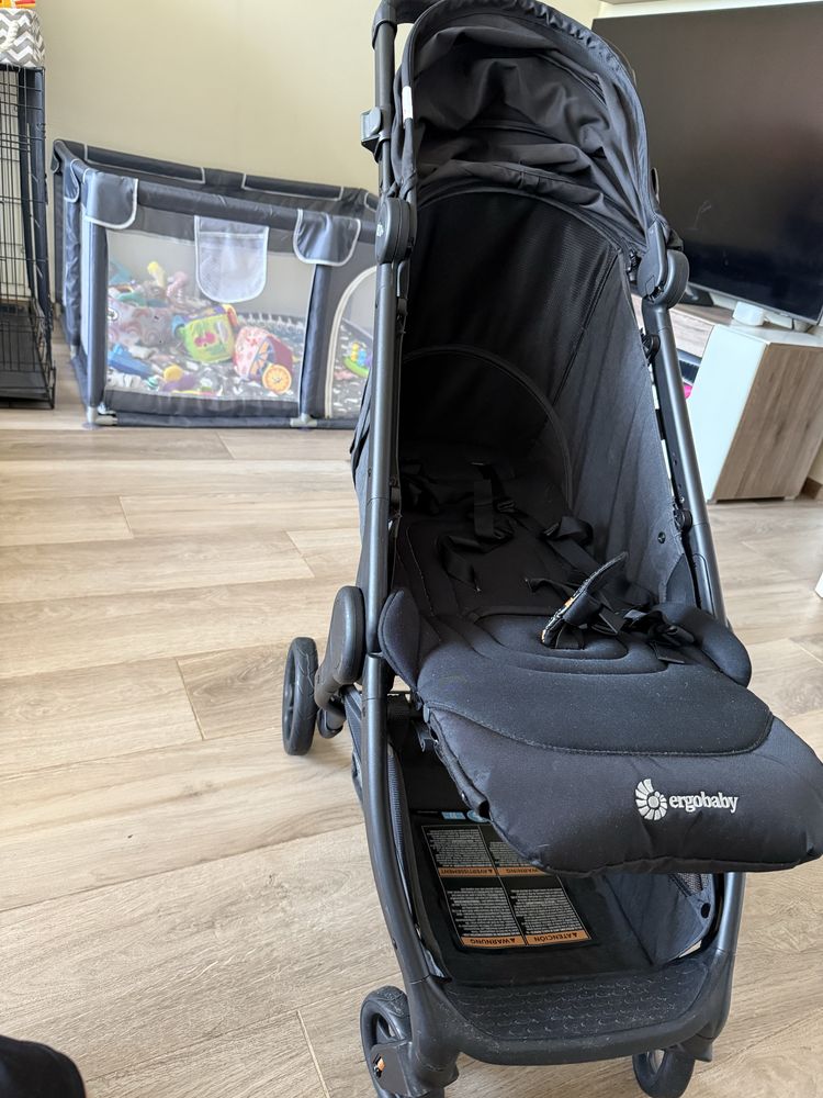 Продавам количка Ergobaby Metro+ Black