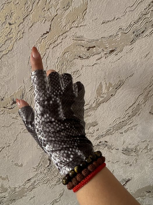 Перчатки змейка размер 7-8
