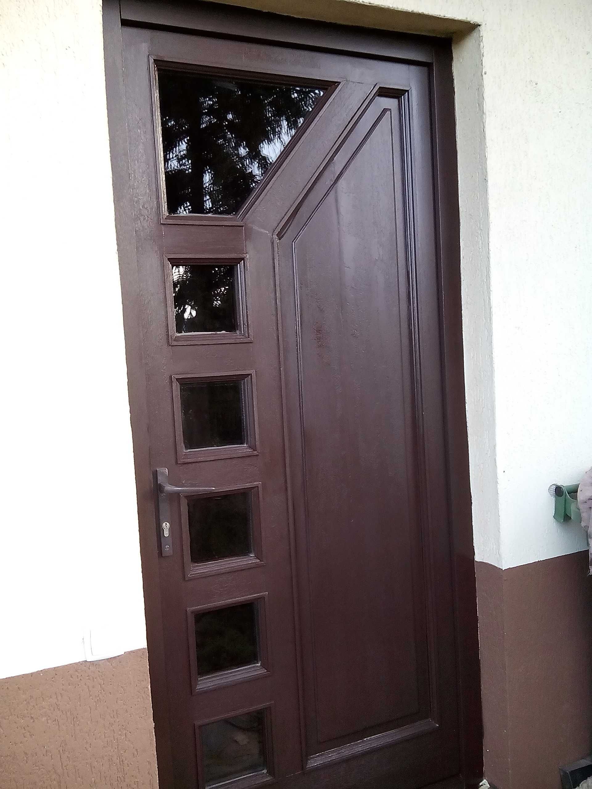 Tamplar /Reparatii /Reconditionari/Reglari usi /ferestre