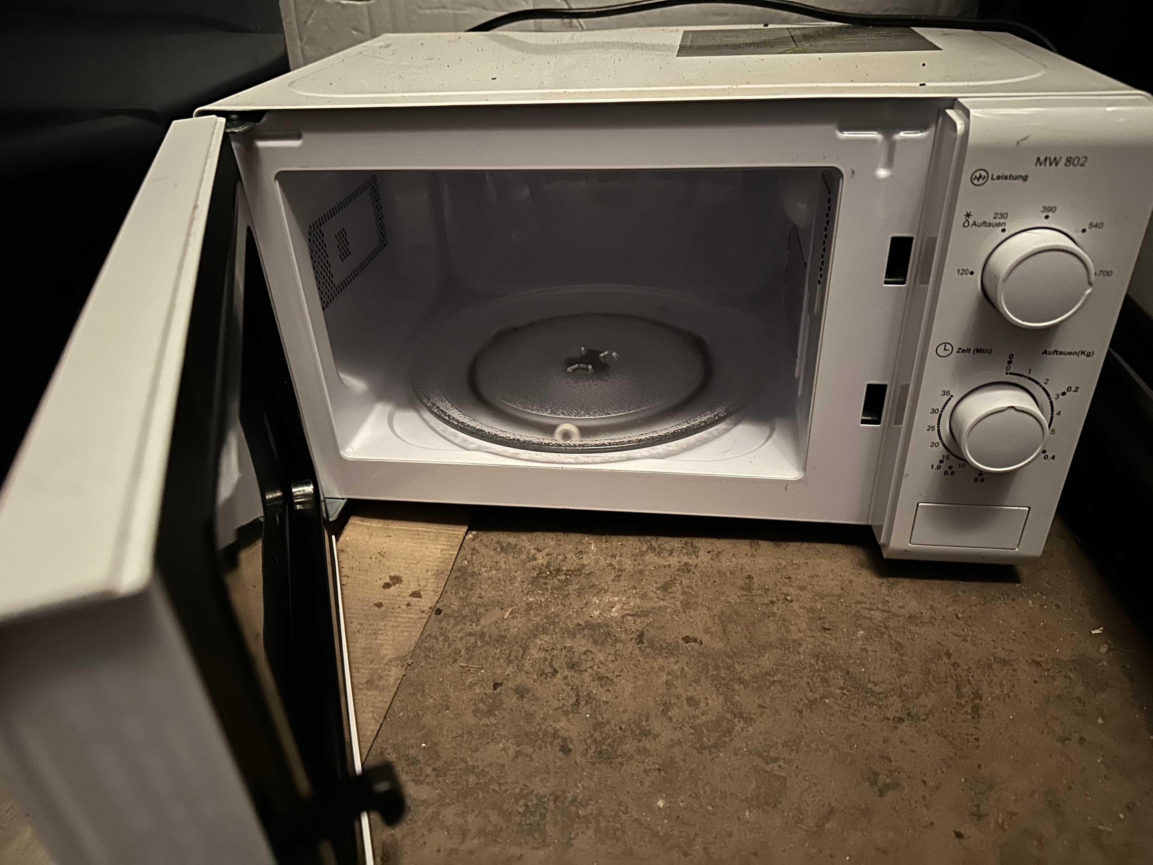 Микровълнова 700W