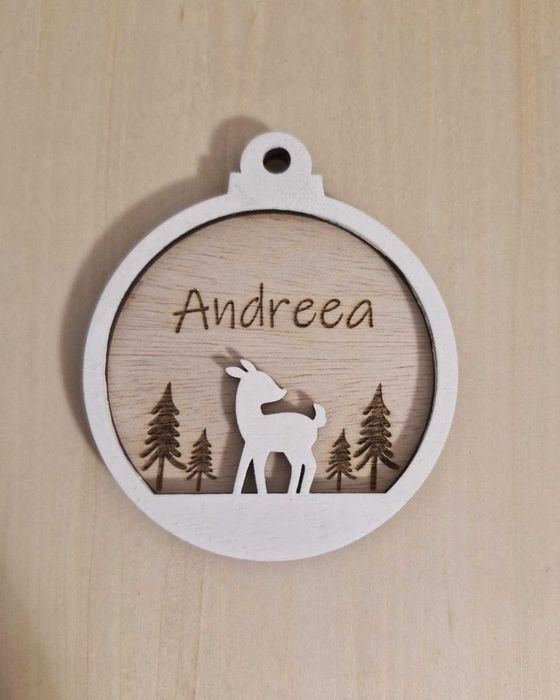 Glob personalizat din lemn – 10 cm, 2 straturi, vopsit alb