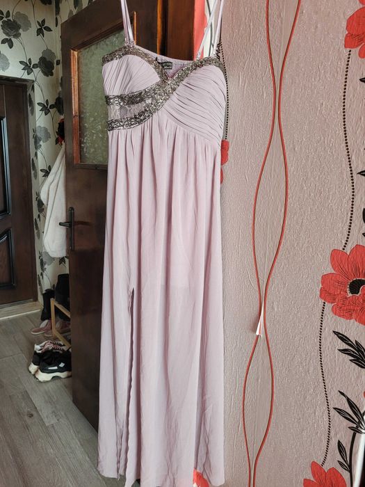 Продавам рокля за бал или друг повод