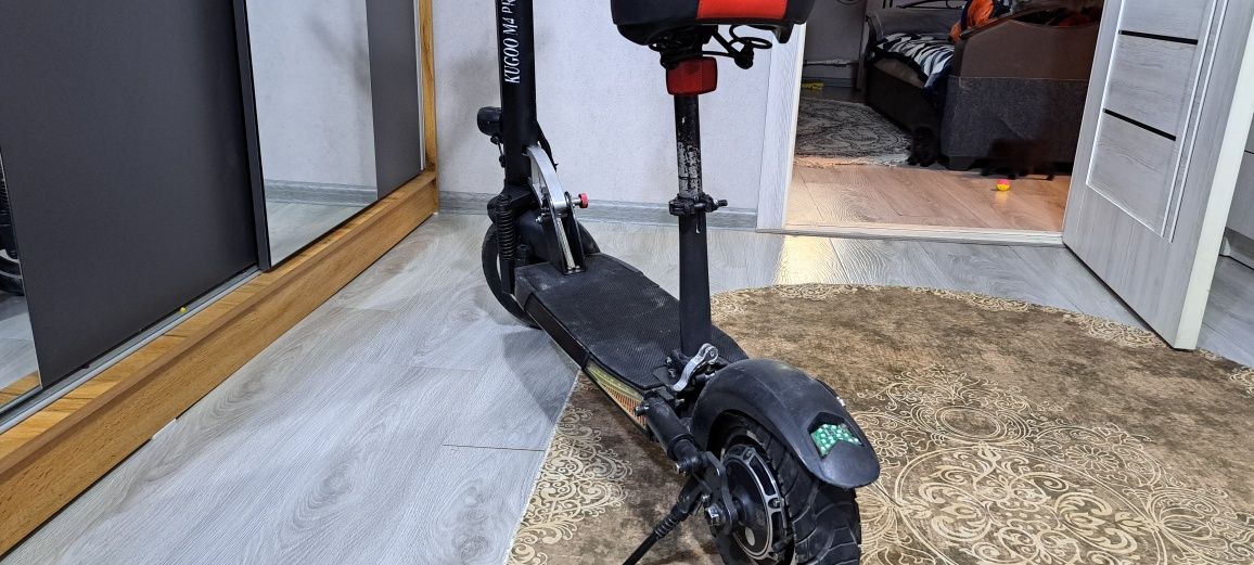 Электронный самокат Kugoo M4PRO