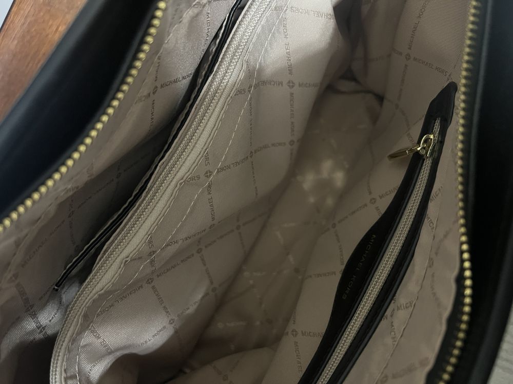 Продам сумку Michael Kors