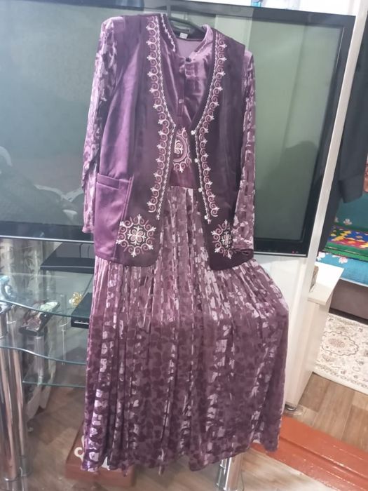 Продам платье двойка платье и жилетка