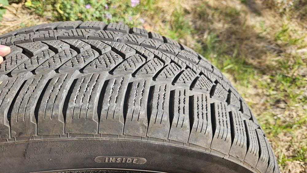 Vând 3 anvelope Continental -WinterContact 235/ 55 R18 M+S