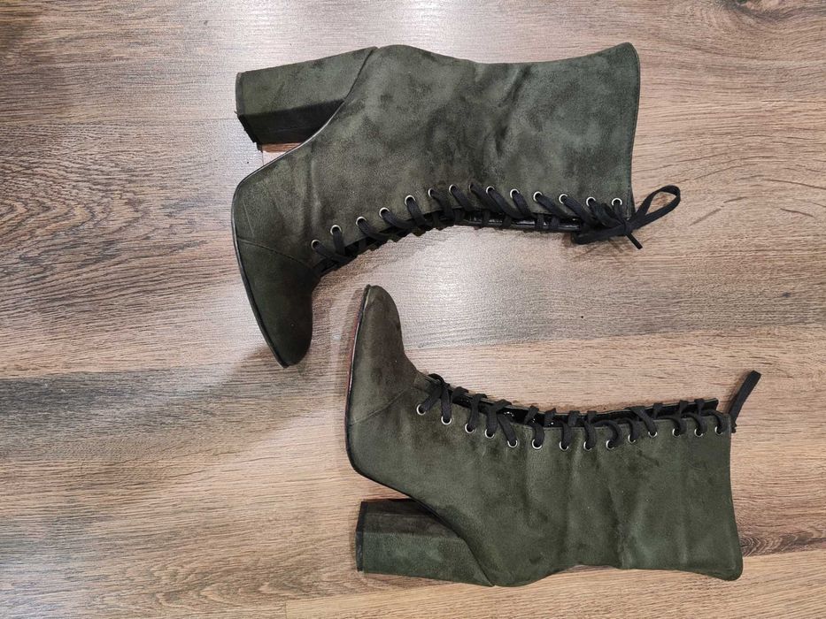 Елегантни ботуши на ток