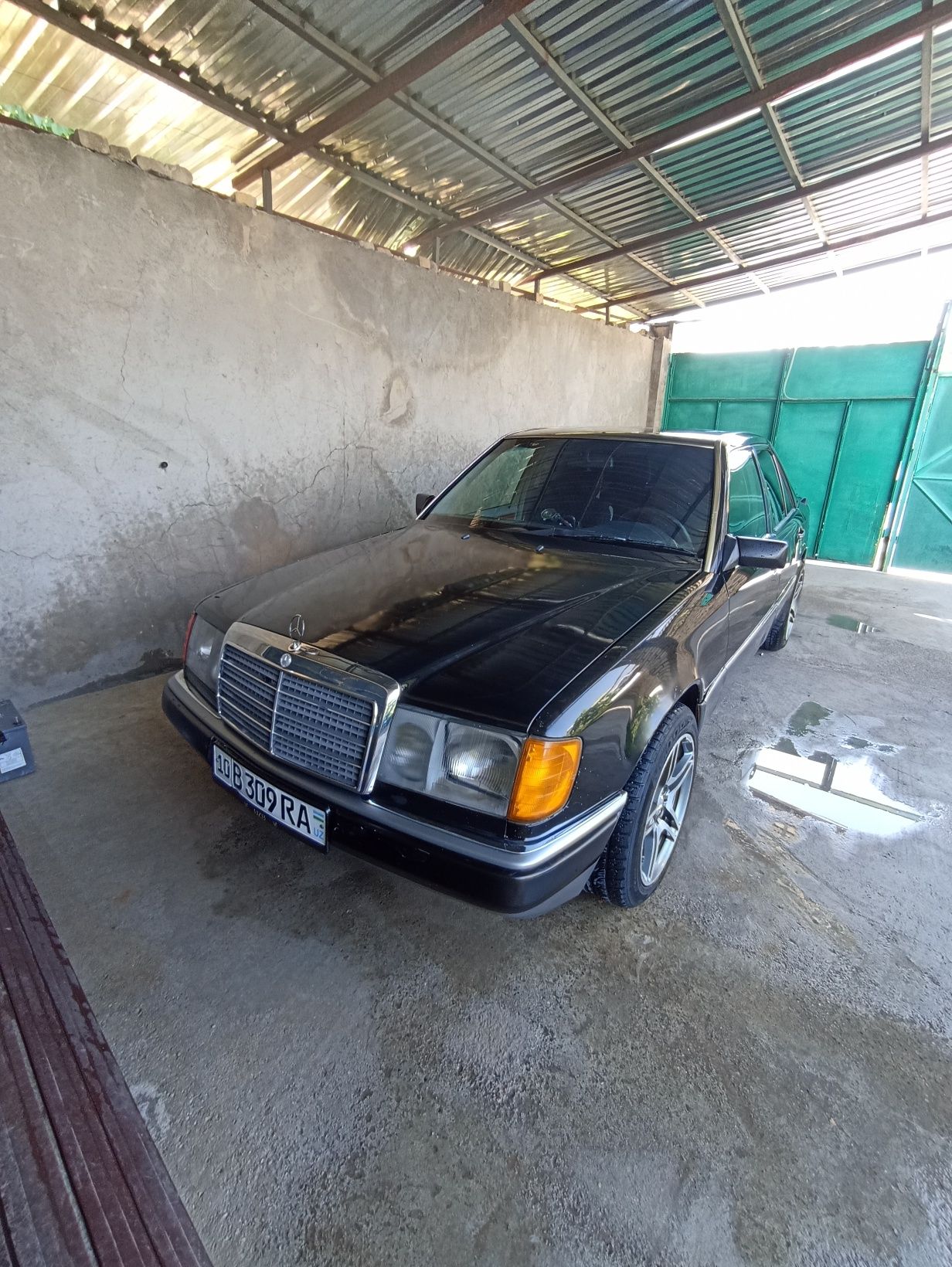 Mersades-benz w124