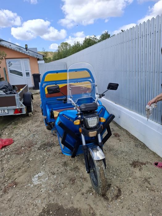 Vând triciclu electric