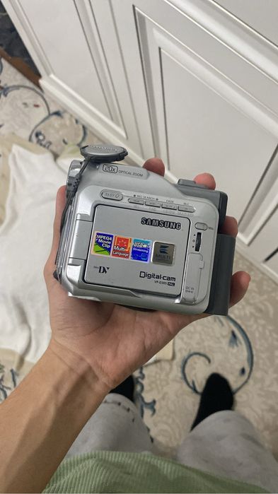 Камера модель хз но рабочая рарядки с собой нету