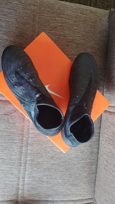 Футболни обувки Nike PHANTOM LUNA II PRO FG Номер 41  26см.