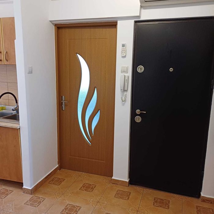 Vand apartament cu 3 camere