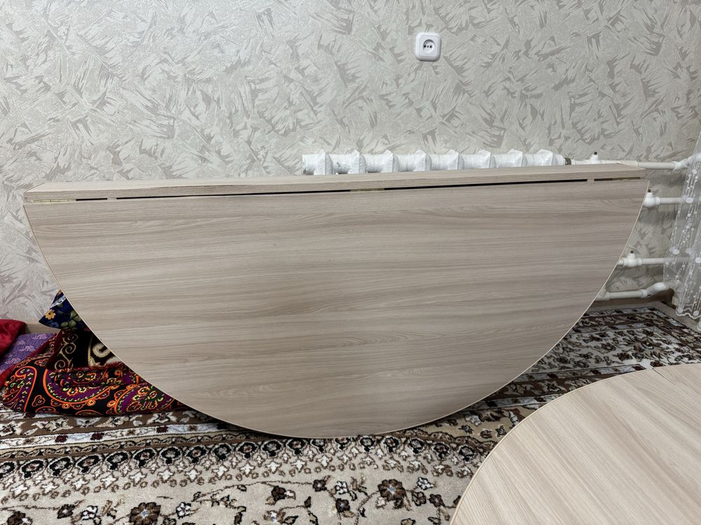 Продам стол 2 штук