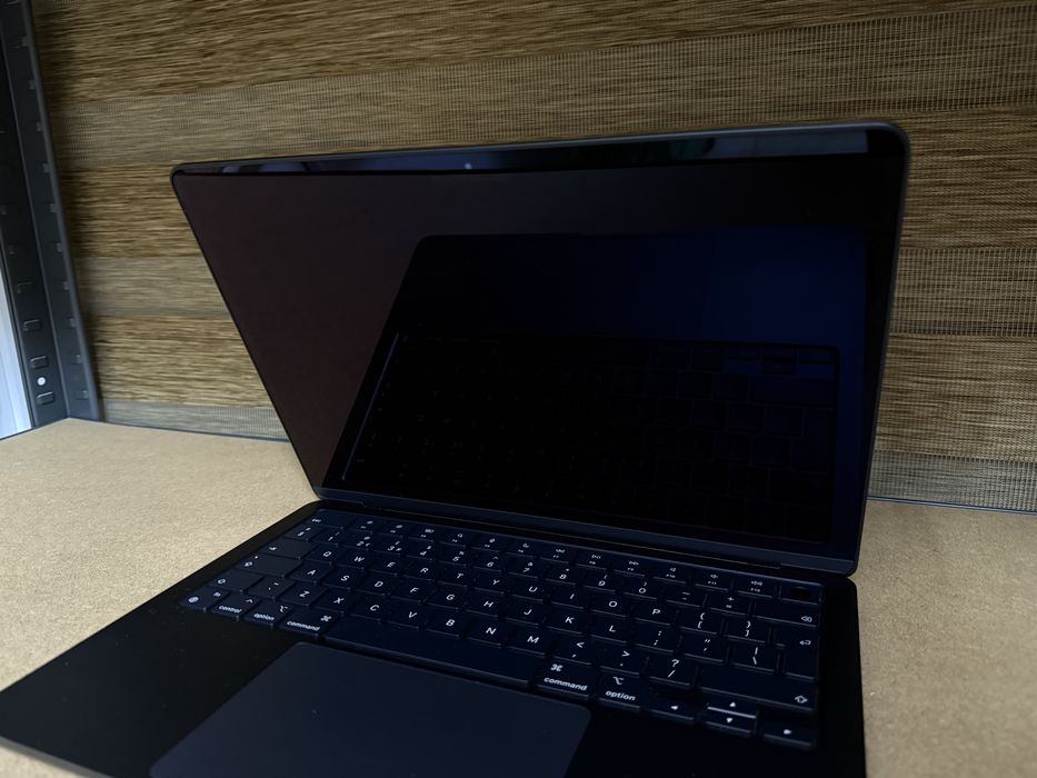 Macbook Air M2 Midnight 512Gb impecabil, magic mouse, hub, husa