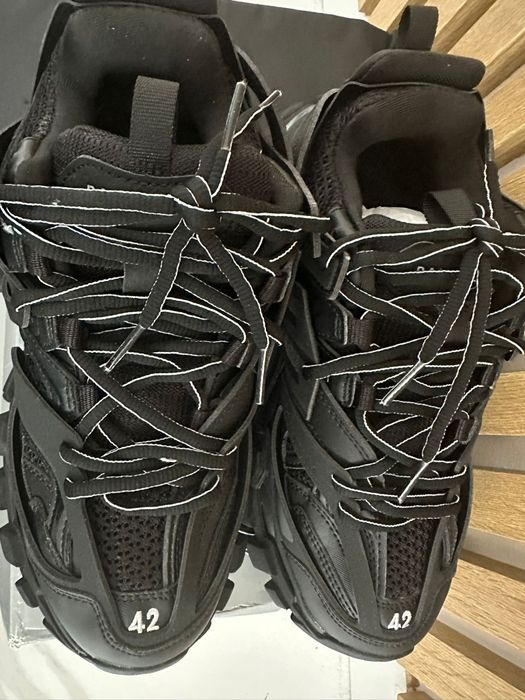 Vand Balenciaga Track negrii